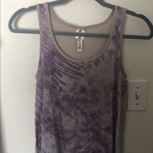 purple tank top